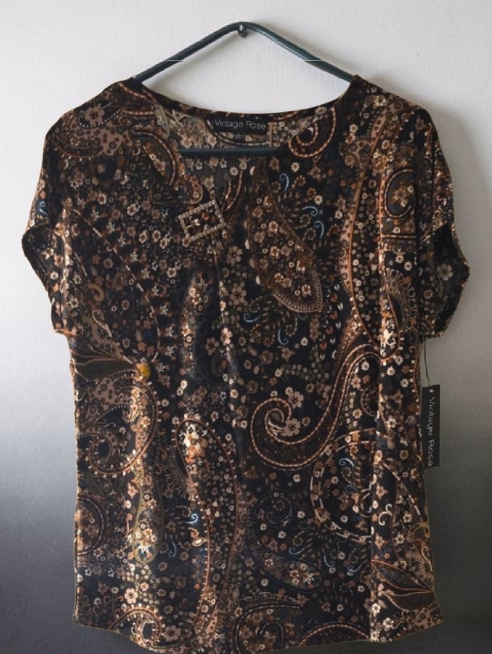 NWT  LARGE VINTAGE ROSE Women's Paisley Top - Black and Brown